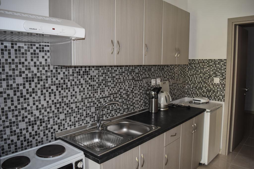 Mirsini Apartments Agios Georgios  ภายนอก รูปภาพ